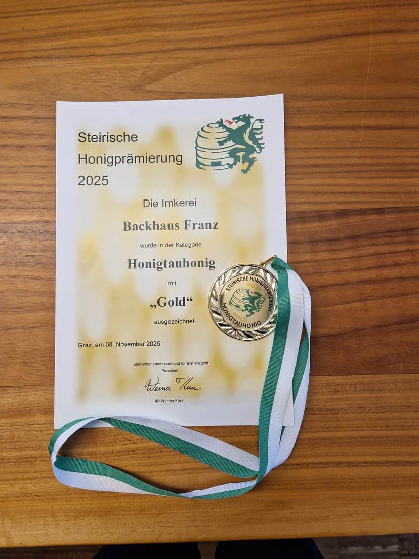 Unsere erste Honigprämierung und eine Goldauszeichnung